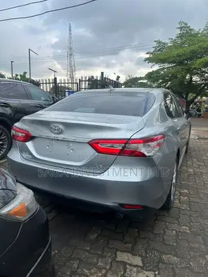 Toyota Camry LE FWD 2020 Silver