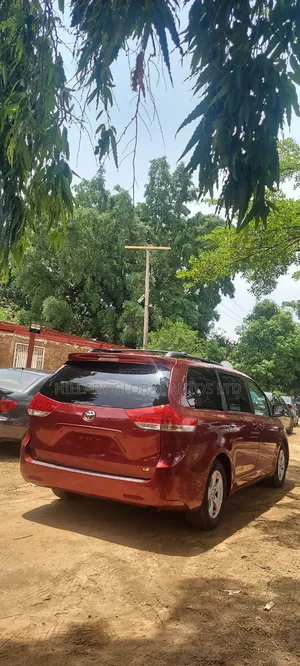 Toyota Sienna LE 8 Passenger 2012 Red
