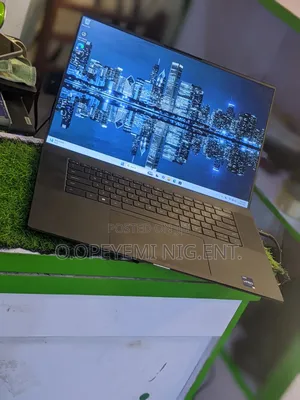 Laptop Dell Precision 5680 16GB Intel Core i7 SSD 512GB