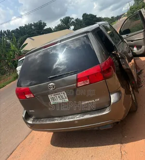Toyota Sienna 2006 Brown