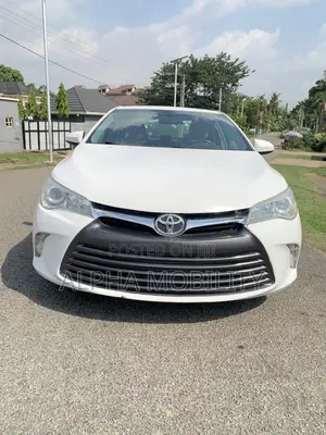 Toyota Camry SE 4dr Sedan (2.5L 4cyl 6A) 2016 White