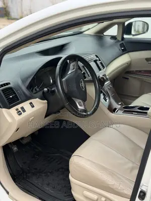 Toyota Venza AWD 2010 White