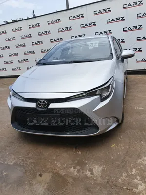 Toyota Corolla XLE 2020 Silver