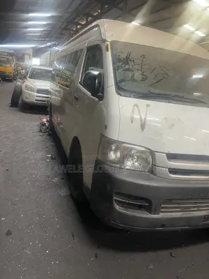 Toyota HiAce 2022 Silver