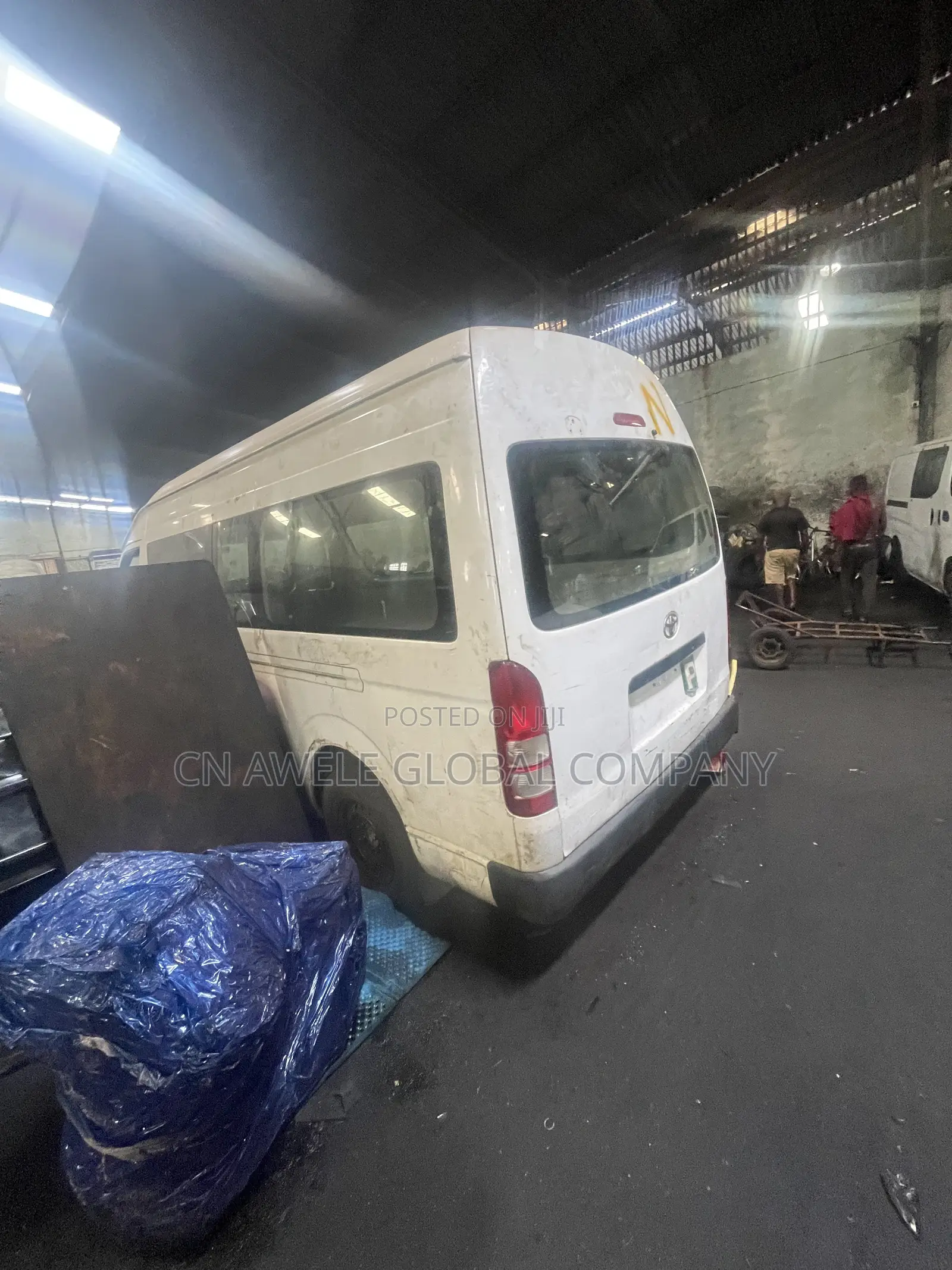 Toyota HiAce 2022 Silver