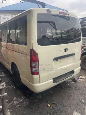 Toyota HiAce 2024 Beige