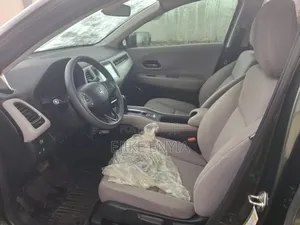 Honda HR-V 4dr SUV (1.5L 4cyl CVT) 2016 Green