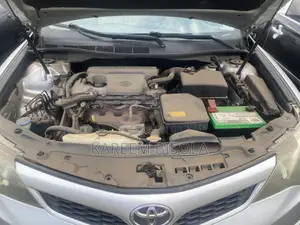 Toyota Camry SE 4dr Sedan (2.5L 4cyl 6A) 2013 Silver