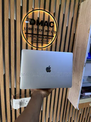 Laptop Apple MacBook Pro 2020 16GB Intel Core i5 SSD 512GB