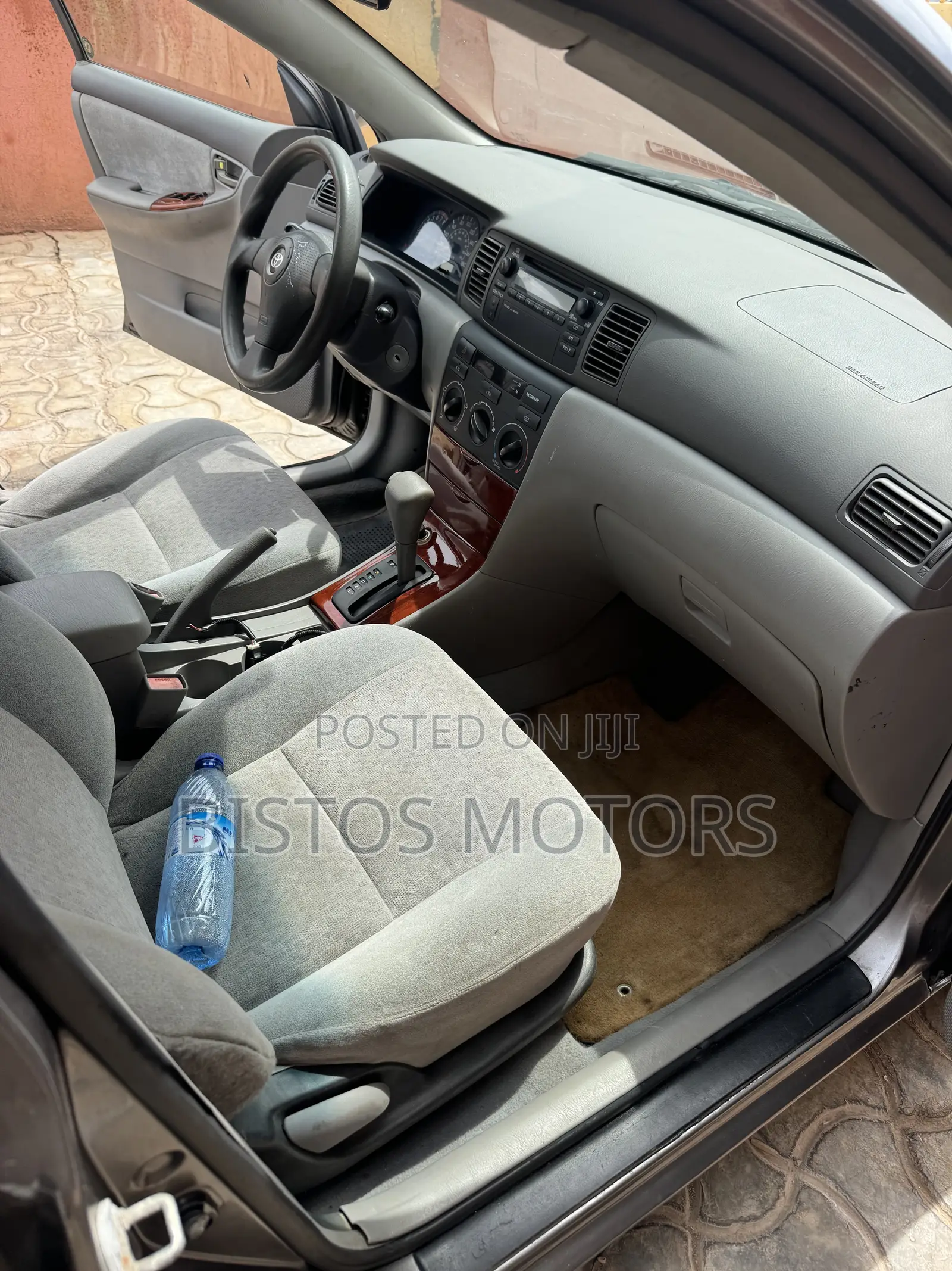 Toyota Corolla LE 2004 Gray