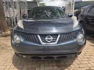 Nissan Juke SL 4dr Hatchback AWD (1.6L 4cyl Turbo CVT) 2014 Gray