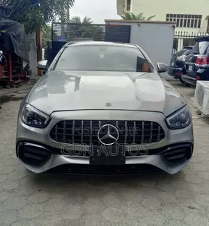 Mercedes-Benz E300 Base RWD Sedan (2.0L 4cyl 9A) 2017 Gold