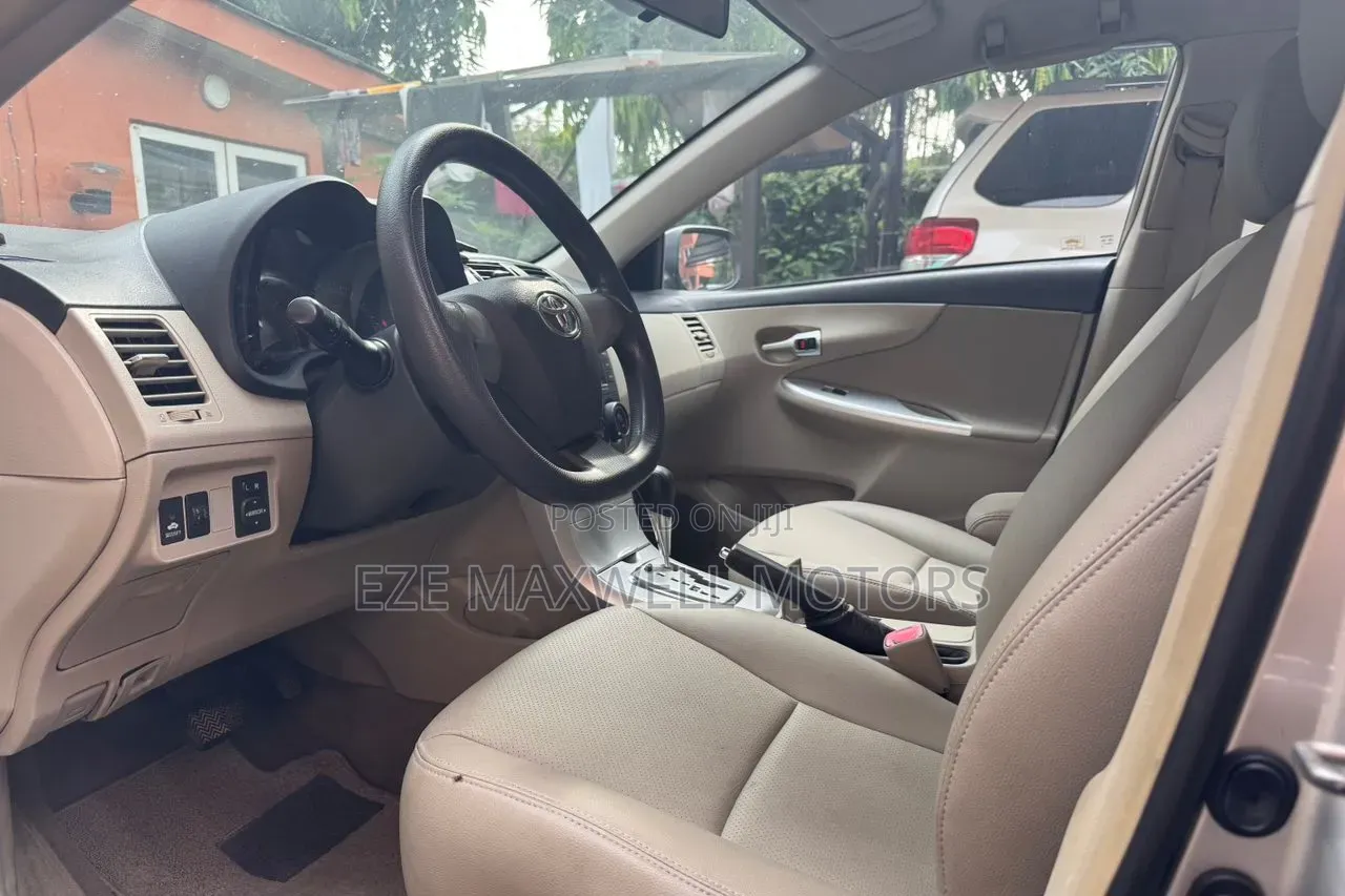 Toyota Corolla 2013 Silver