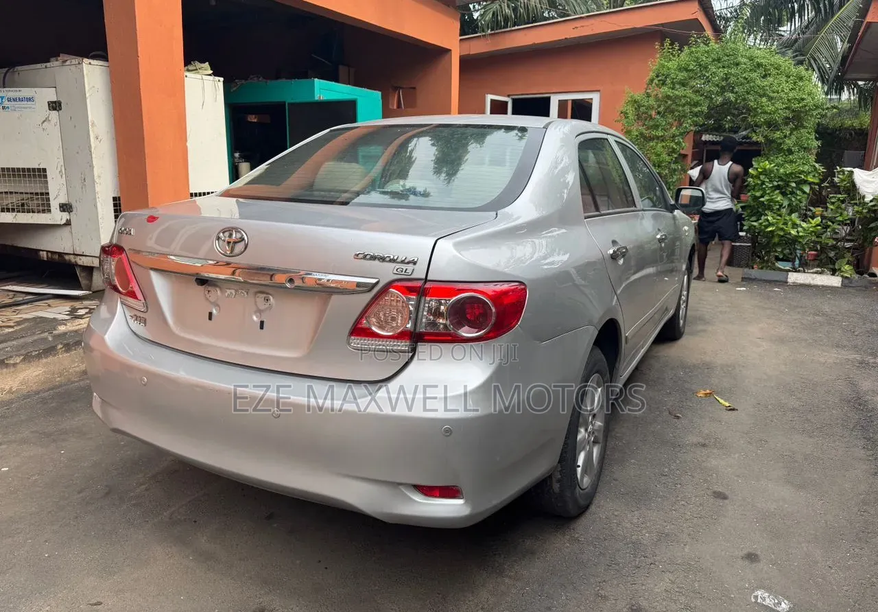 Toyota Corolla 2013 Silver