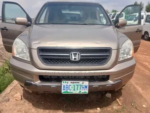 Honda Pilot 2004 Gold