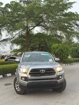 Toyota Tacoma 2018 Silver
