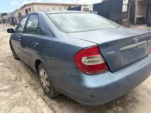 Toyota Camry LE 4dr Sedan (2.4L 4cyl 4A) 2004 Blue