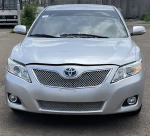 Toyota Camry LE 4dr Sedan (2.5L 4cyl 6AM) 2010 Silver