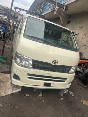Toyota HiAce 2025