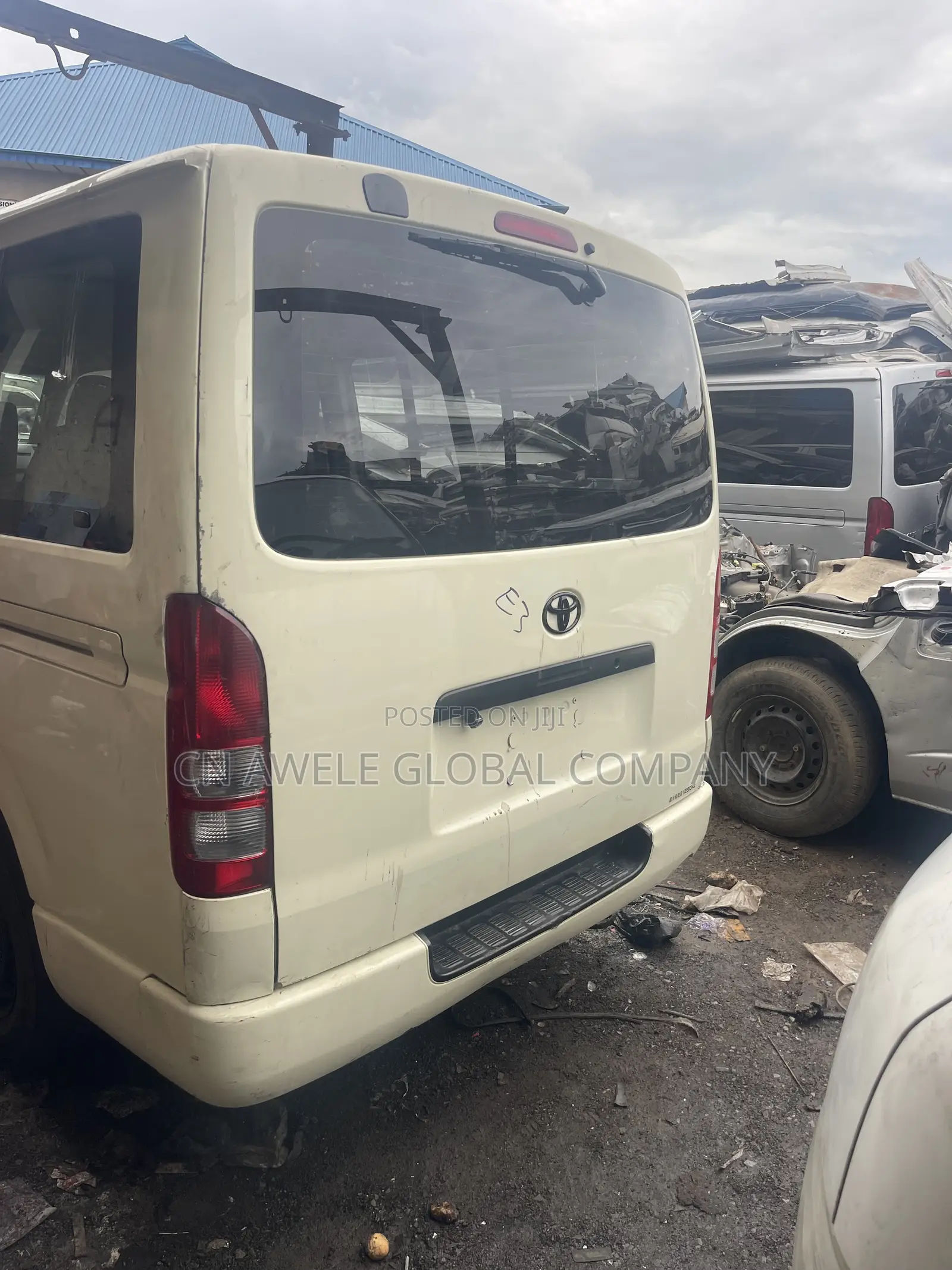 Toyota HiAce 2025