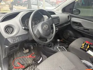 Toyota Yaris L Hatchback 3dr 2015 Black
