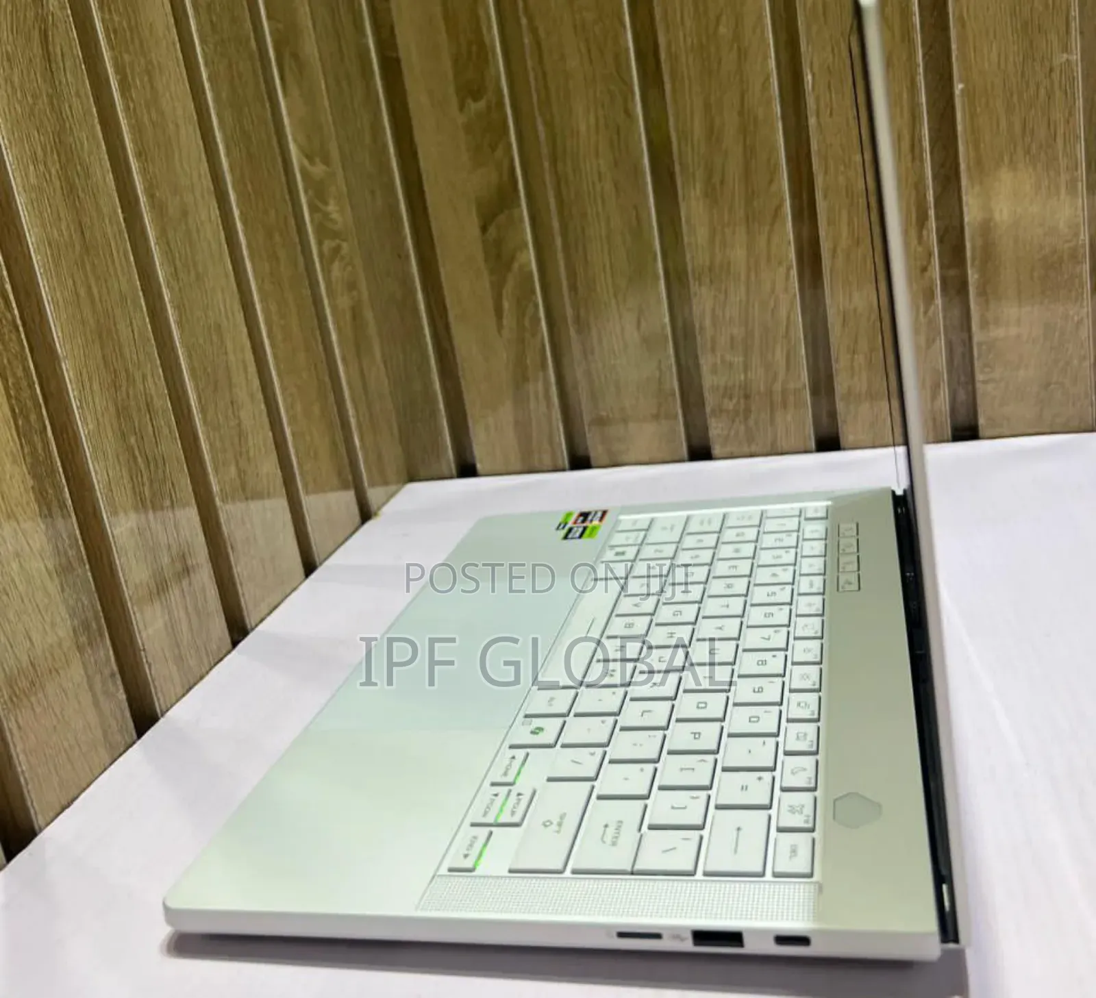 Laptop Asus ROG Zephyrus G14 32GB AMD Ryzen 9 SSD 1T