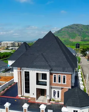 5bdrm Duplex in Inside An Estate, Karsana for sale