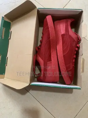 New Puma Suade Sneakers Size 45