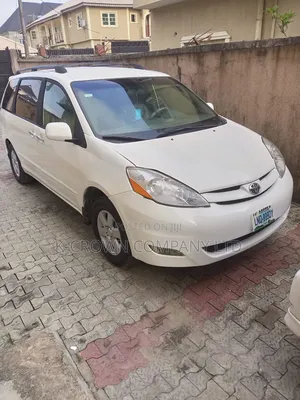 Toyota Sienna 2006 White