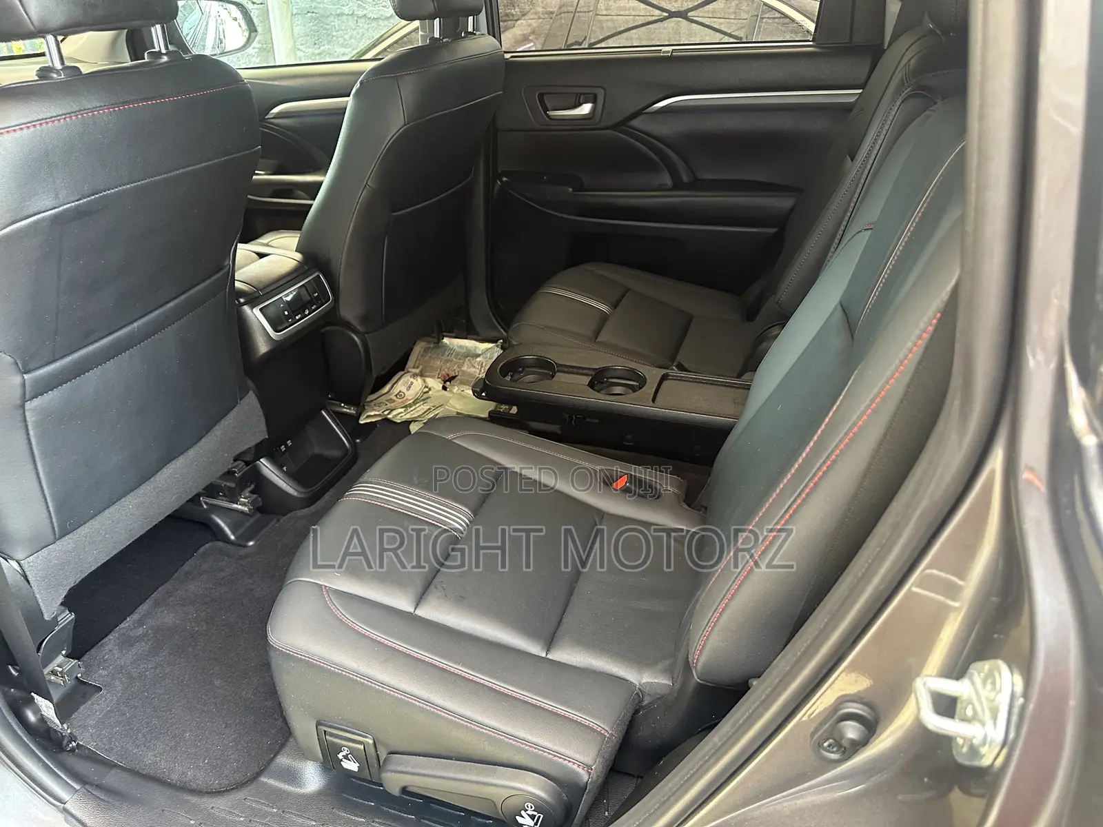 Toyota Highlander SE 2019 Gray