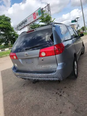 Toyota Sienna LE FWD 2006 Blue