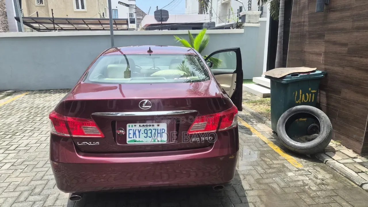 Lexus ES 350 2010 Red