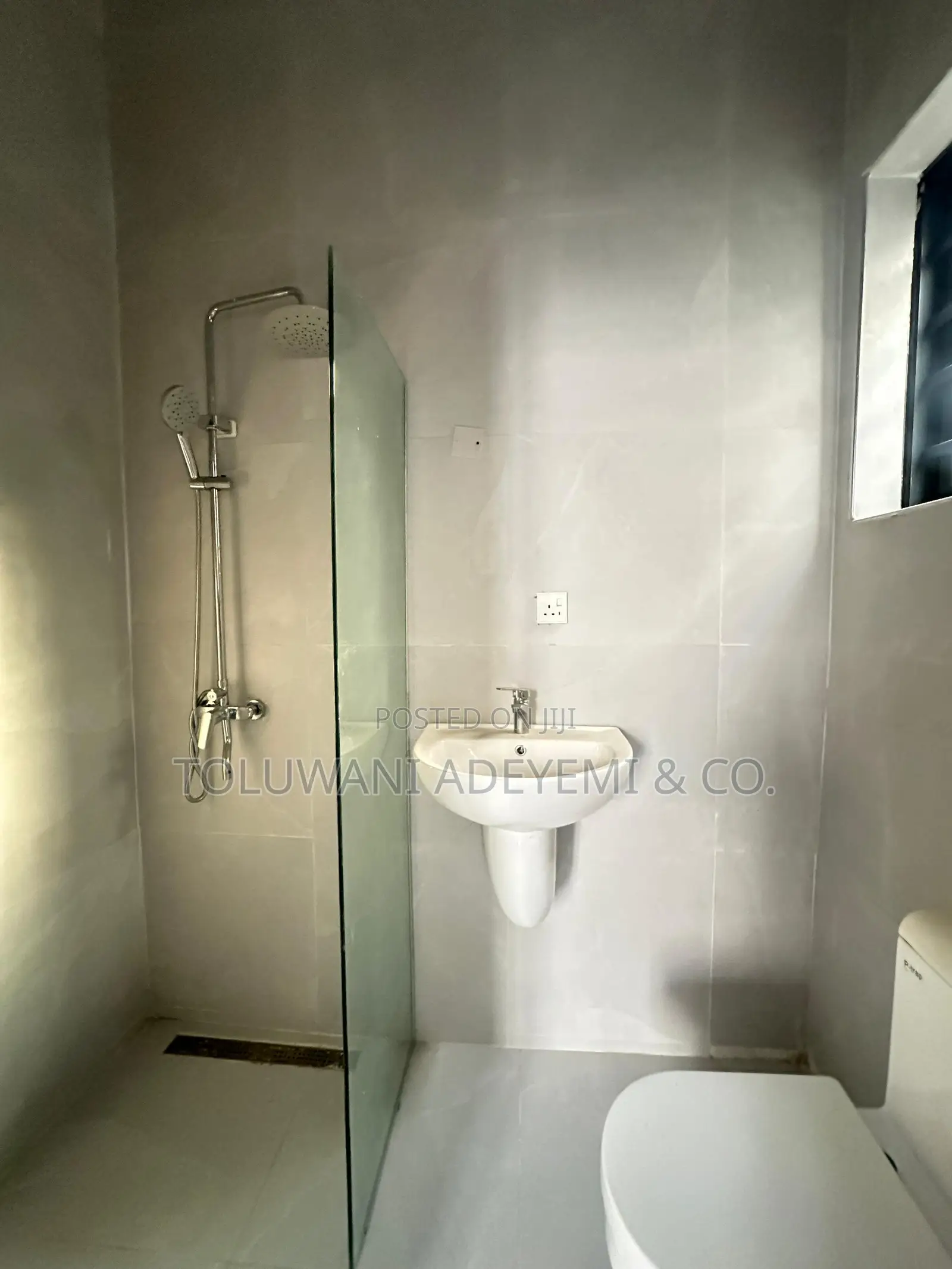 5bedroom Detached in Chevron Lekki