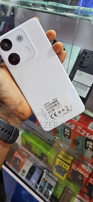 Infinix Smart 7 HD 64 GB White