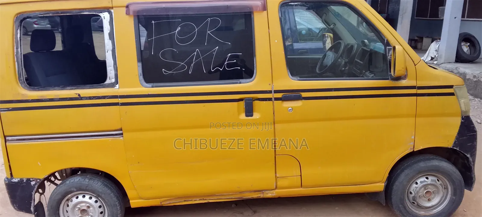 Daihatsu Hijet 2010 Yellow