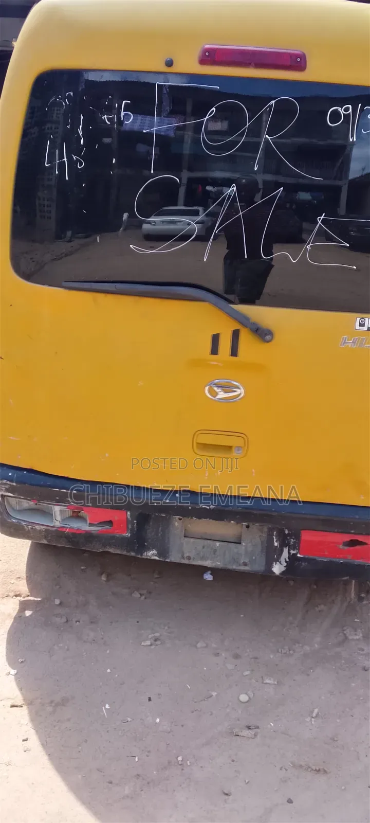 Daihatsu Hijet 2010 Yellow