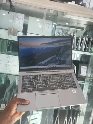 Laptop HP ZBook Firefly 14 G7 16GB Intel Core i5 SSD 256GB
