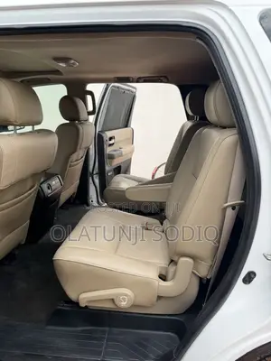 Toyota Sequoia Limited 4dr SUV (5.7L 8cyl 6A) 2012 White
