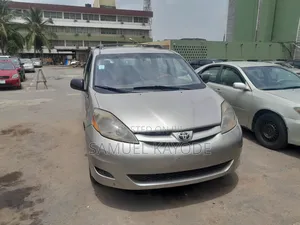 Toyota Sienna LE 2008 Silver