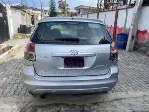 Toyota Matrix XR Hatchback FWD (1.8L 4cyl 4A) 2005 Silver
