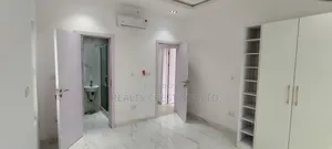 5bdrm Duplex in Adeniyi Jones for rent