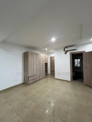 3bdrm Apartment in Adeola Odeku for rent
