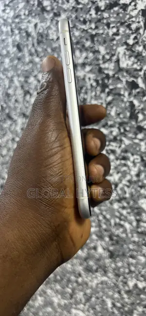 Apple iPhone XR 128 GB White