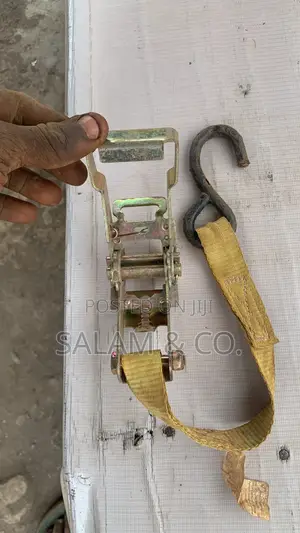 Heavy Duty 1” Ratchet Tie Down Strap With Metal Hooks
