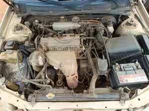 Toyota Camry 2000 Gold