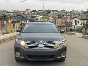 Toyota Venza LE 2010 Gray