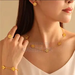 Gold Necklace Set