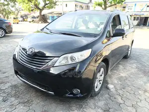 Toyota Sienna 2014 Black