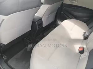 Toyota Corolla LE 2020 White