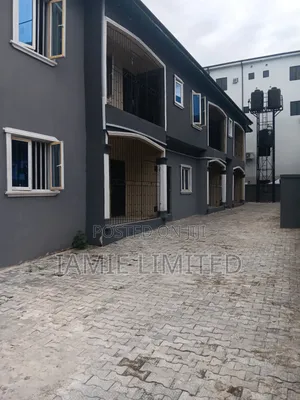 2bdrm Block of Flats in Okuokoko Express, Warri for rent